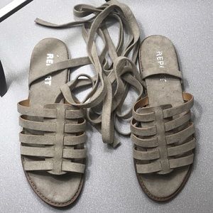 Report sandals in taupe sz 7.5 NEW IN BOX flats shoes gladiator